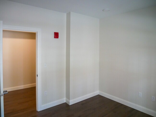 39 Herrick Rd unit 201, Newton, MA 02459 - photo 4