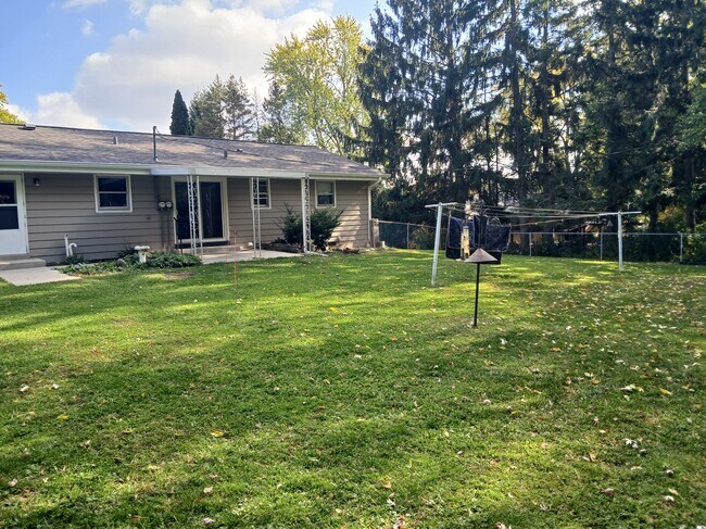 W360N7335 Brown St unit 7333, Oconomowoc, WI 53066 - photo 6