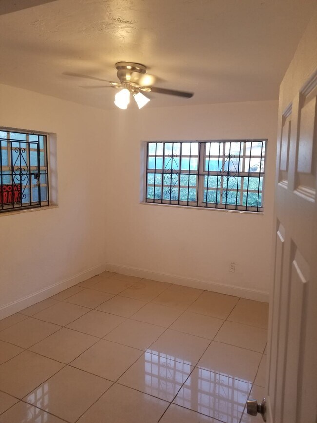 7043 NW 6th Ct unit Back Unit, Miami, FL 33150 - photo 5