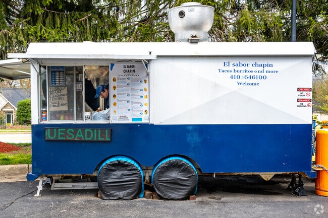 El Sabor Chapin is a foodtruck in Harper's Choice that makes tasty food.