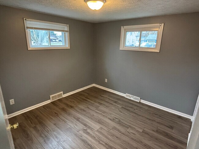 324 Pershing Ave NW unit 324 Pershing, Massillon, OH 44646 - photo 3