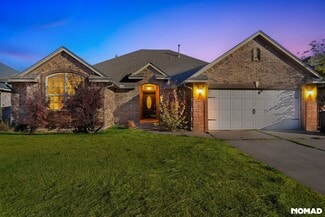 941 NE 30th St, Moore, OK 73160