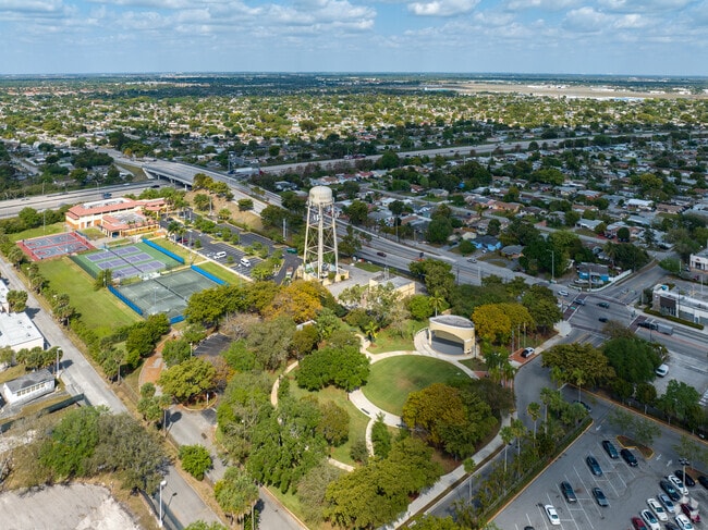 Shirley Branca Park is a large park near Welwyn Manor.