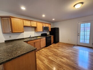 1008 Fieldstone Ln, Hermon, ME 04401