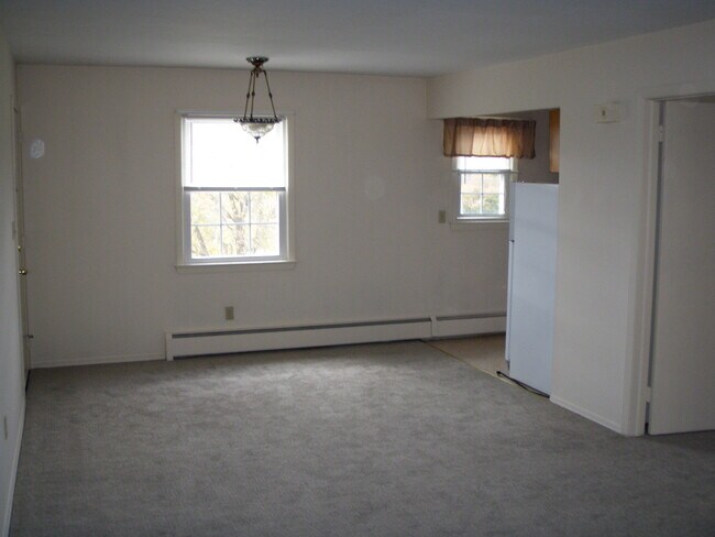 31 Pilgrim Trail unit 31-5 PILGRIM TRAIL, Woodbury, CT 06798 - photo 4