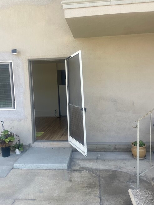 2703 Nelson Ave unit Quiet Studio in Redo, Redondo Beach, CA 90278 - photo 1