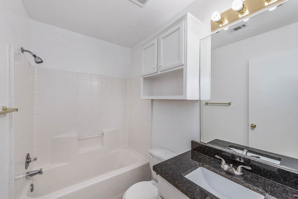 Gorgeous 3 Bed, 2 Bath in Edelweiss Estates!