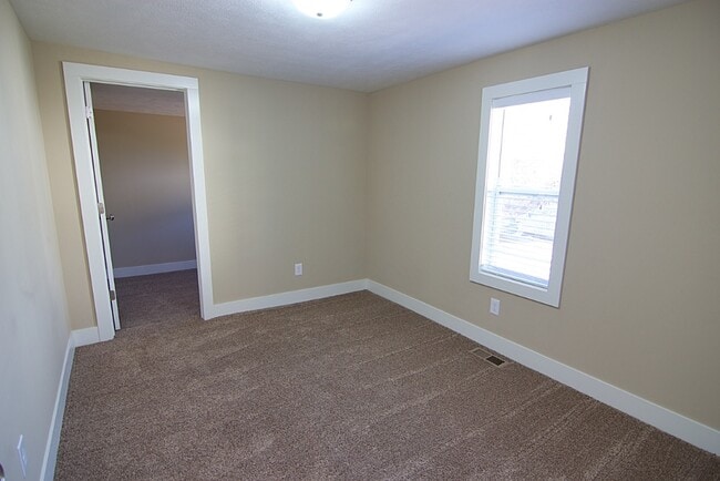 618 4th St NW unit 1, Grand Rapids, MI 49504 - photo 6