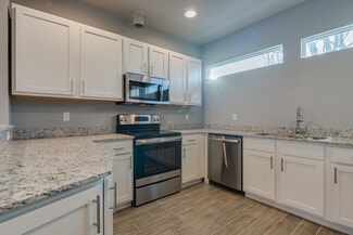 1399 N Hog Trough Dr, Fayetteville, AR 72703
