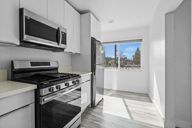 1486 Silver Lake Blvd unit 1490, Los Angeles, CA 90026 - photo 2