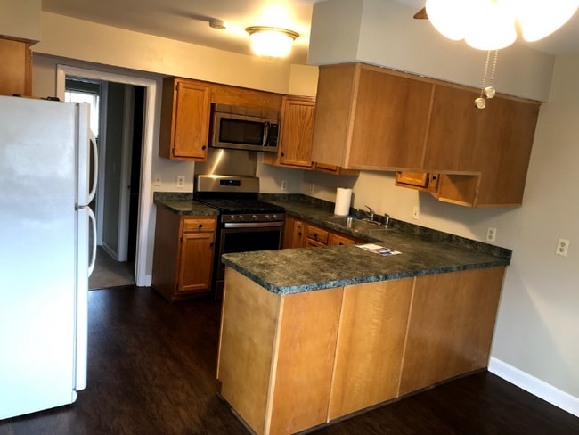 13589 Whitney Rd unit 13589 Whitney Road, Strongsville, OH 44136 - photo 5