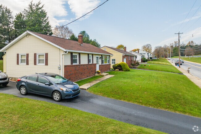 Charming ranch living in Hamburg, PA.