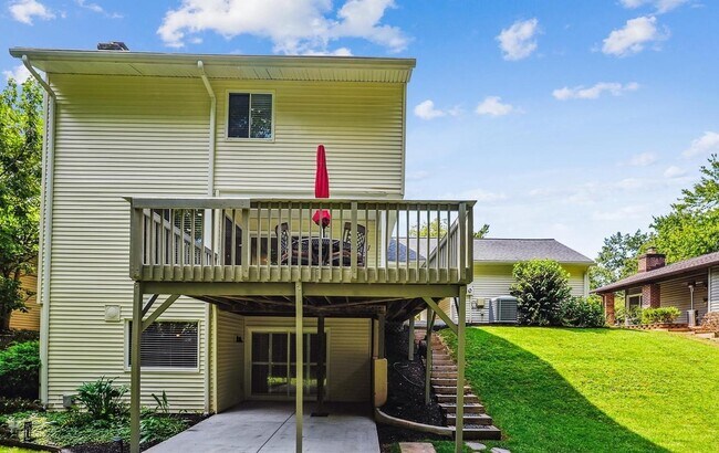 276 W Meadowland Ln, Sterling, VA 20164 - photo 6