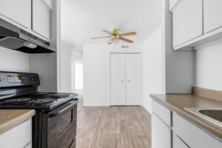8150 Valley View Cir, Westland, MI 48185