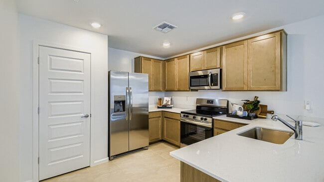 17438 N Del Mar Ave, Maricopa, AZ 85138 - photo 2