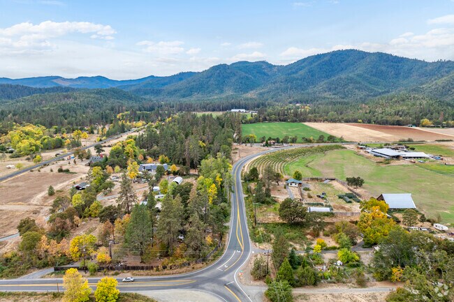 The neighborhood of Williams is linked by the Water Gap Road to take them anywhere fast.