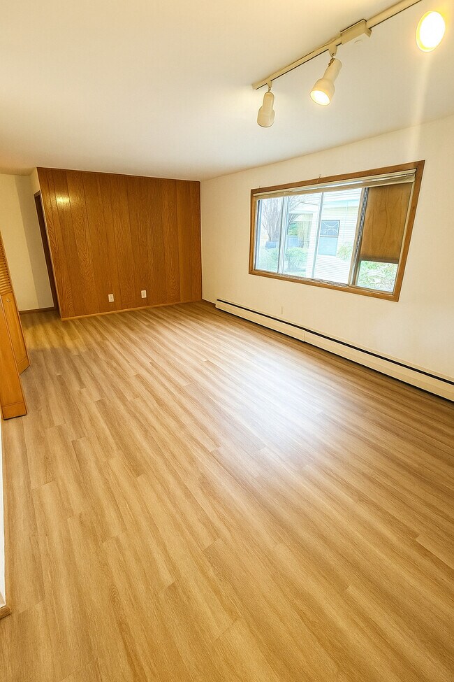 Lake Point Drive Apartments, Madison, WI 53713 - photo 6