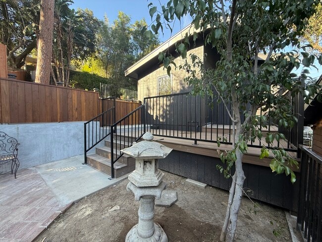 2115 Hyperion Ave, Los Angeles, CA 90027 - photo 2