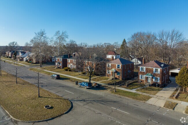 Homes in Grant overlook the boulevard.