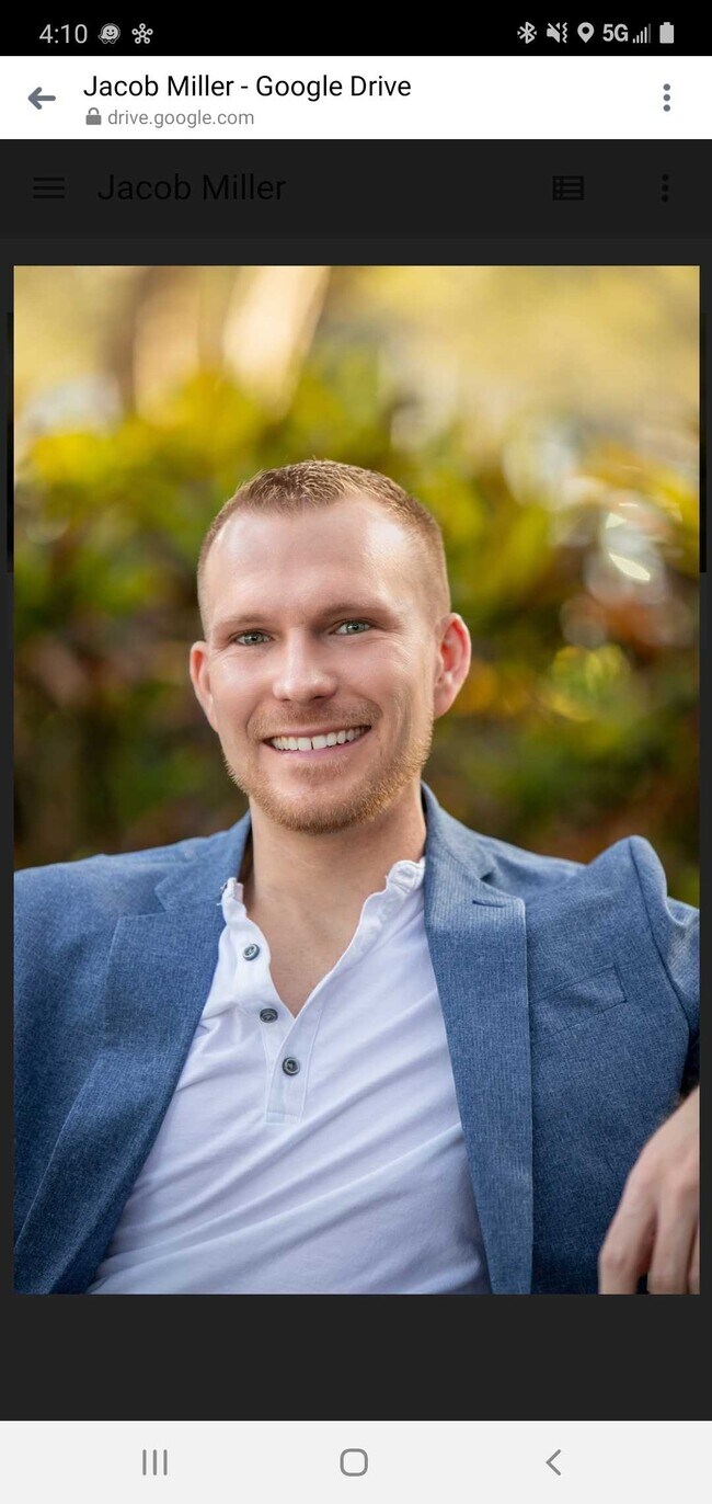 Agent Photo