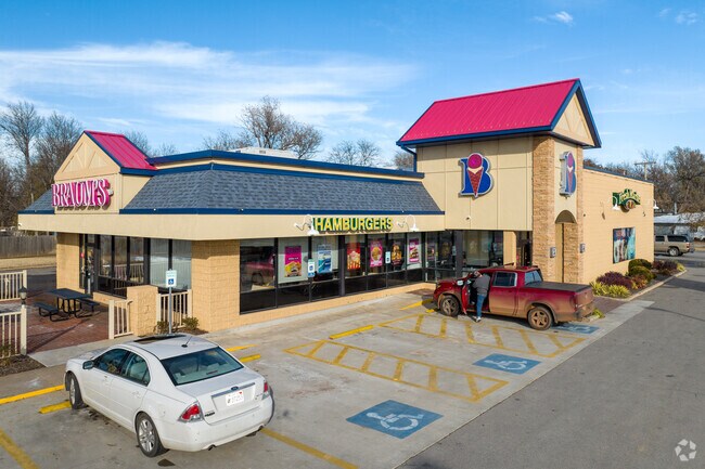 Braum's is just one of a few different fast food national chains in Wellington.