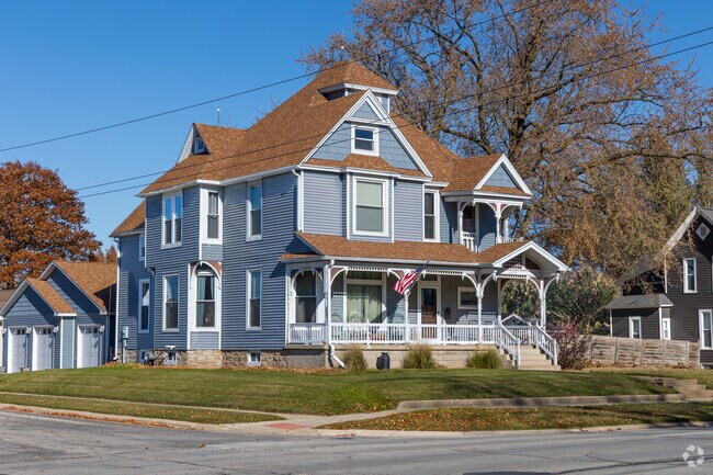 Residents appreciate the charm and history of Grundy Center’s neighborhoods.