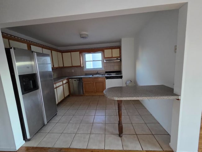 31-31 103rd St unit 2 Floor, Queens, NY 11369 - photo 4