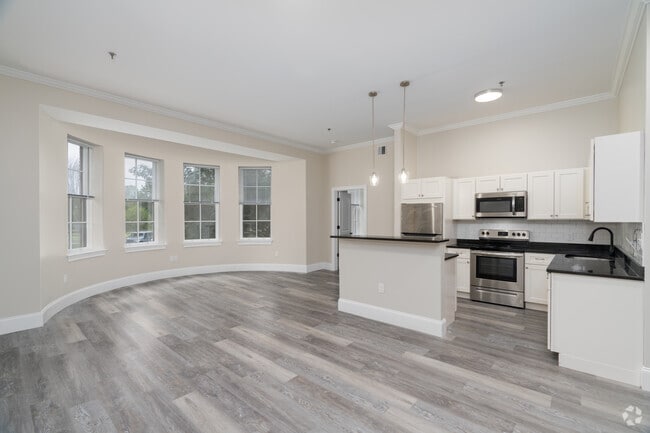 2BR, 2BA - 1,303SF - Living Room