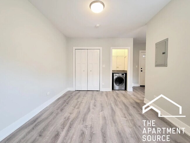 437 W Belden Ave unit B206, Chicago, IL 60614 - photo 2