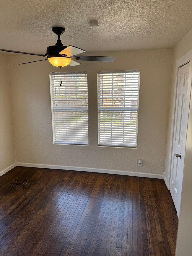 2238 Broadway St unit 2238 Broadway St, Beaumont, TX 77701 - photo 3