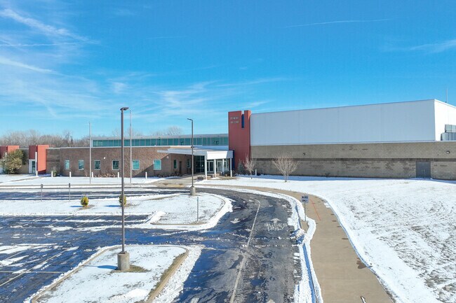 Coweta Intermediate High School serves students in 9th grade.