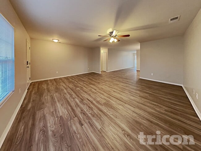 1528 April Knoll Ct, Concord, NC 28027 - photo 2