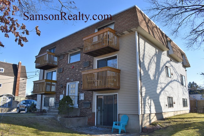 1 Woodward Ave unit 1, East Providence, RI 02914 - photo 2