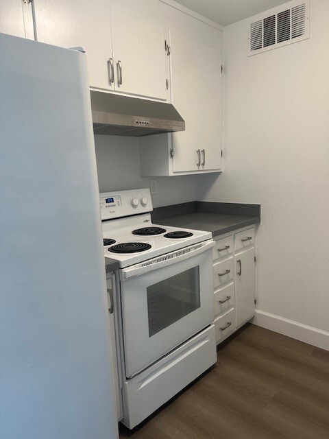 718 N Claremont St, San Mateo, CA 94401 - photo 3