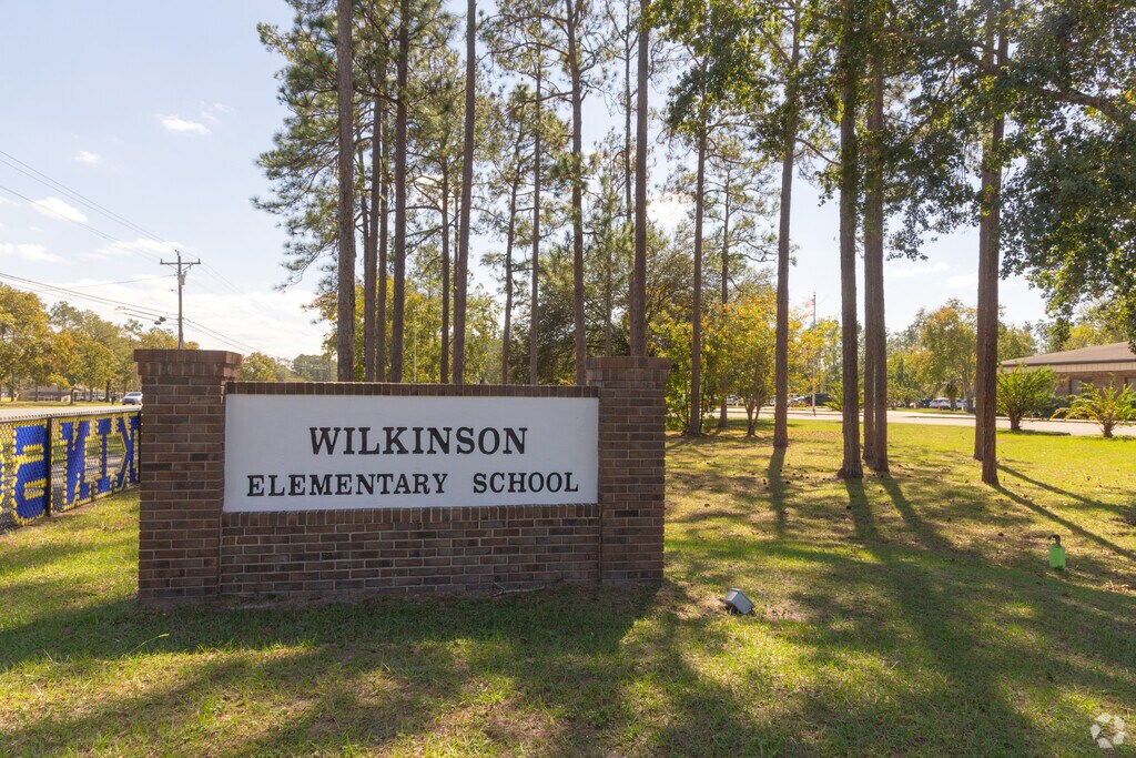 J.L. Wilkinson Elementary School provides public education in the neighborhood of Middleburg.