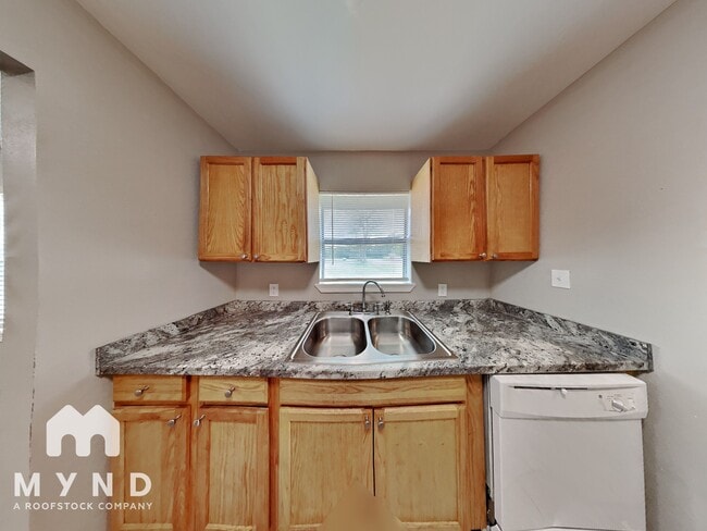 1701 Cardinal Dr, Ennis, TX 75119 - photo 5