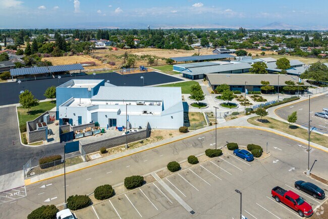 Sanger's Madison Elementary School is set against the Sierra Nevada Mountains.