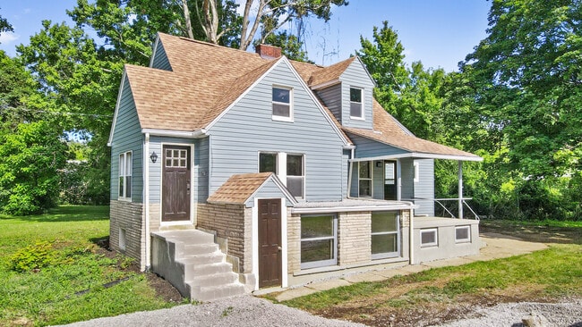 1750 Brodhead Rd, Coraopolis, PA 15108 - photo 3