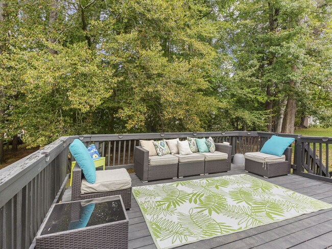 2007 Robert Bowie Dr, Upper Marlboro, MD 20774 - photo 6