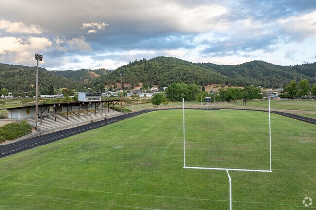 South Umpqua High School prepares students for careers and higher education.