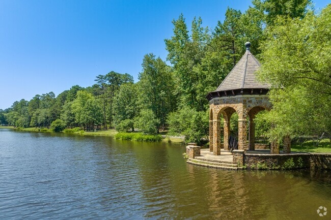 Wildwood Park of the Arts features a botanical garden and nice sitting areas.