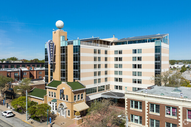 Moonrise hotel is a great place to come if you are visiting University City, Missouri.