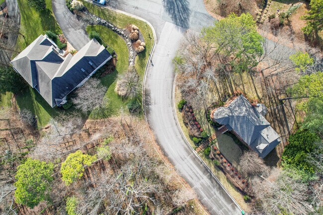 From a bird's eye view, large lots in Westover Hills West are a plus for families with kids.