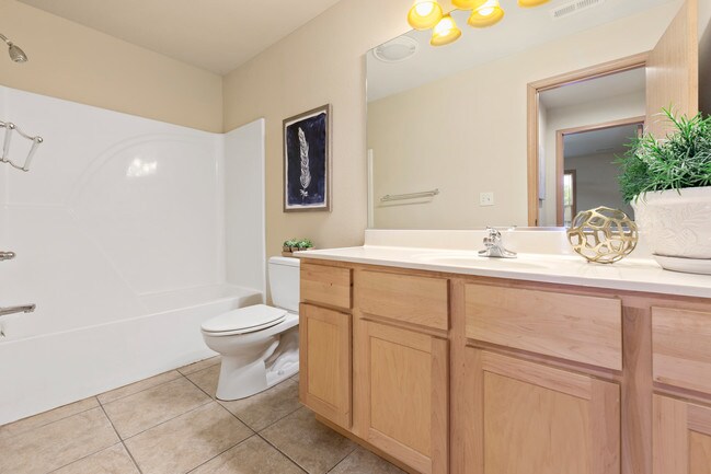 Melrose and Brooklyn Heights Apartments, Charleston, IL 61920 - photo 6