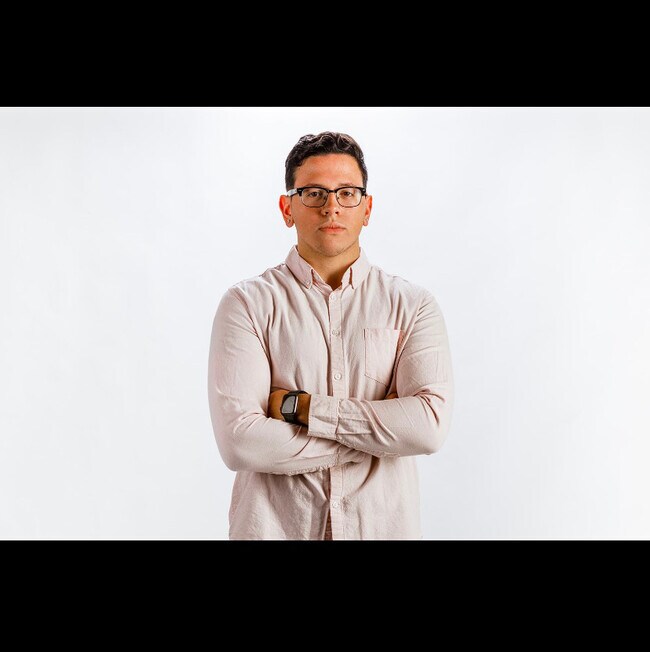 Agent Photo