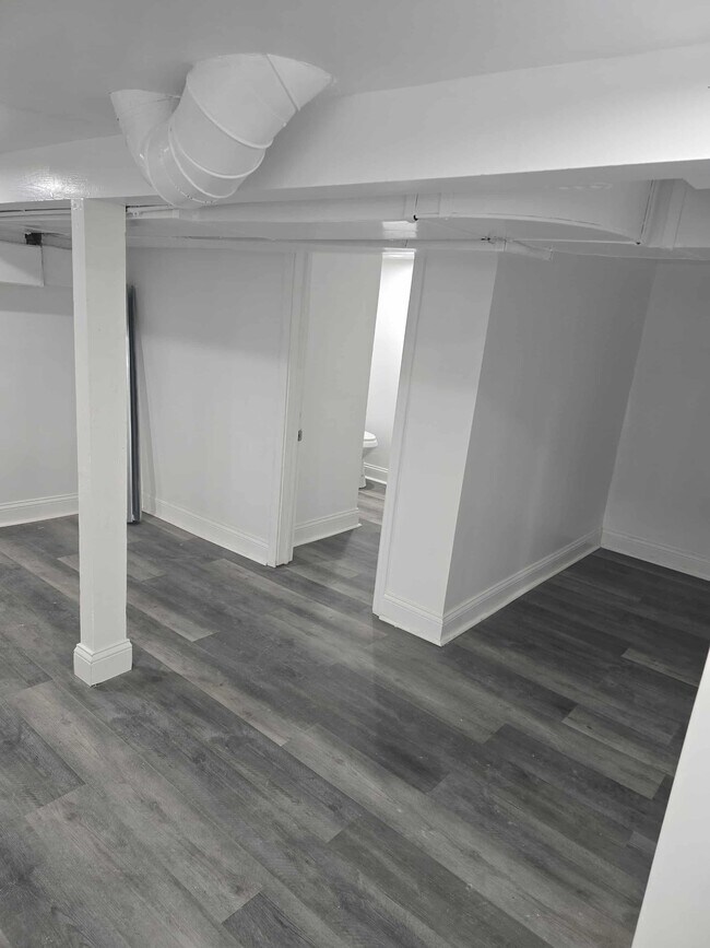 1935 Jackson Ave unit Basement, Evanston, IL 60201 - photo 7