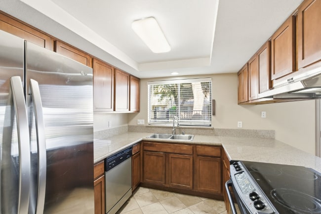 7675 N First St unit 109, Fresno, CA 93720 - photo 4