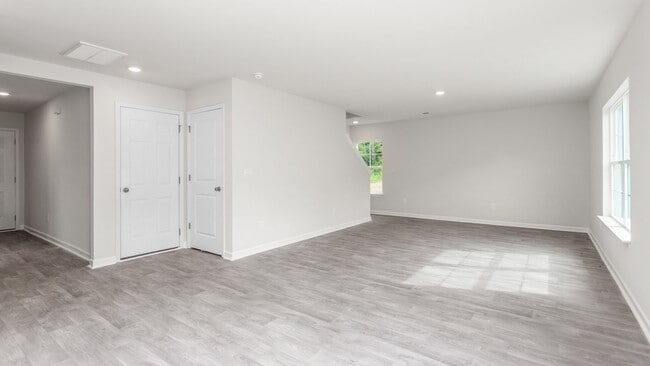 105 Greenbrier Way unit 38607975, Stoneville, NC 27048 - photo 7