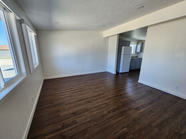 6060 Abronia Ave unit 6060, Twentynine Palms, CA 92277 - photo 5