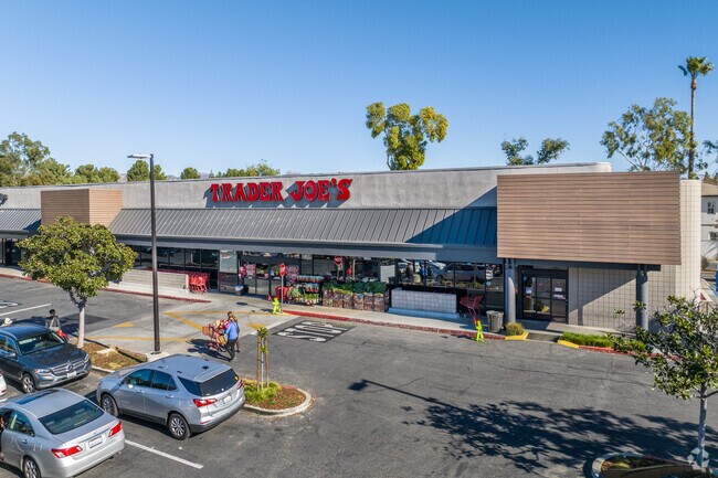 Trader Joes is in Central Simi Valley providing locals fresh groceries.